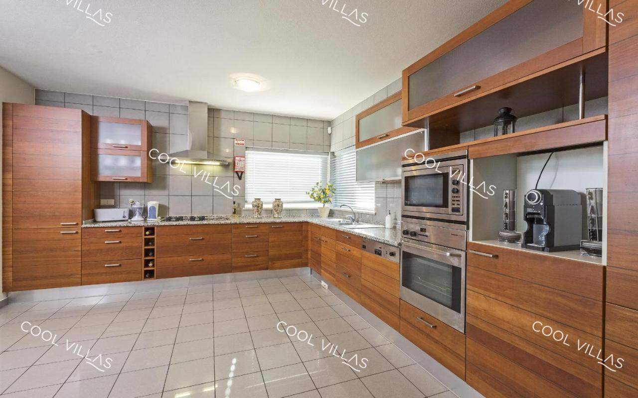 אלבופיירה Villa Gardenia - Sea View, Wifi, Games Room מראה חיצוני תמונה